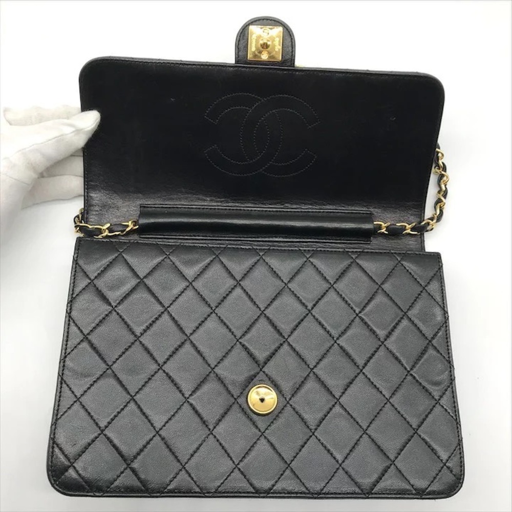 Authentic CHANEL single flap black lambskin 24k gold hardware classic bag - Picture 5 of 12